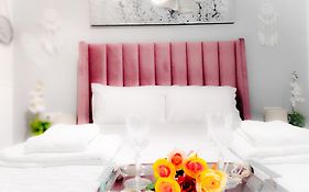 Mythos House Luxury Apartment!!